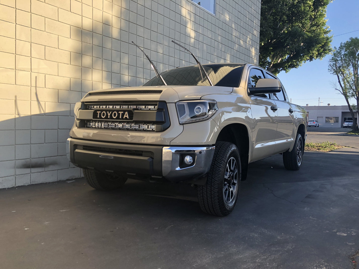 2014-2020 Toyota Tundra 42" Hidden Grille Curved LED Light Bar Brackets/Combo - Cali Raised LED