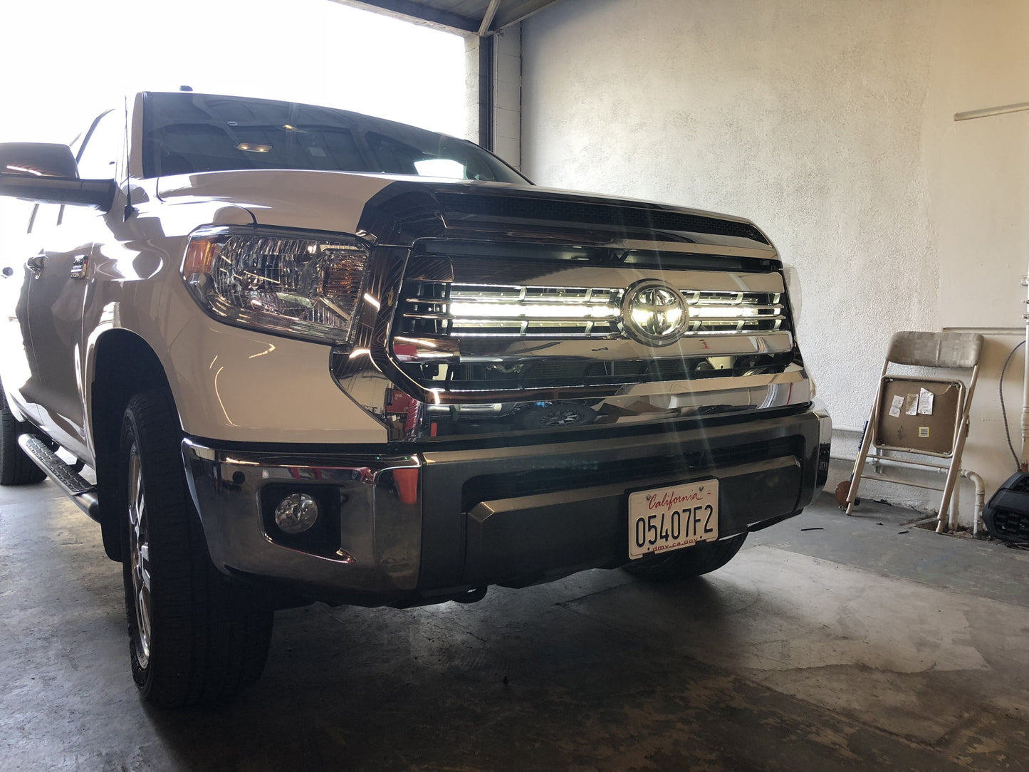 2014-2020 Toyota Tundra 42" Hidden Grille Curved LED Light Bar Brackets/Combo - Cali Raised LED
